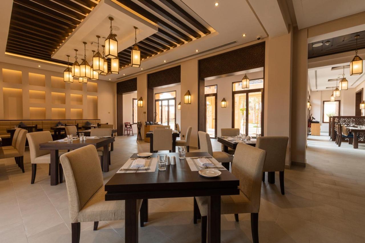 Al Badayer Retreat By Sharjah Collection Hotel Margham Exterior foto The restaurant at the Ritz-Carlton, Bahrain