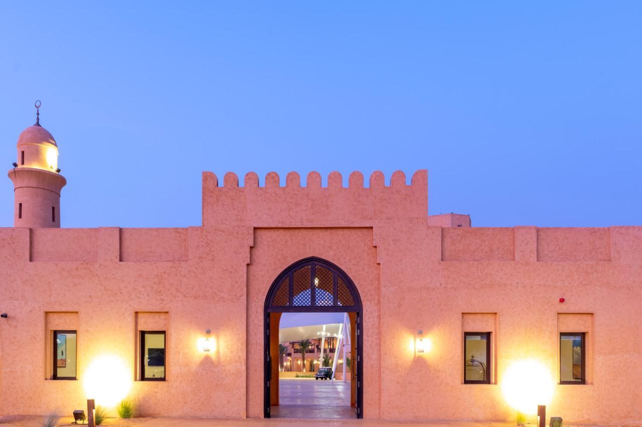 Al Badayer Retreat By Sharjah Collection Hotel Margham Exterior foto The entrance to the hotel