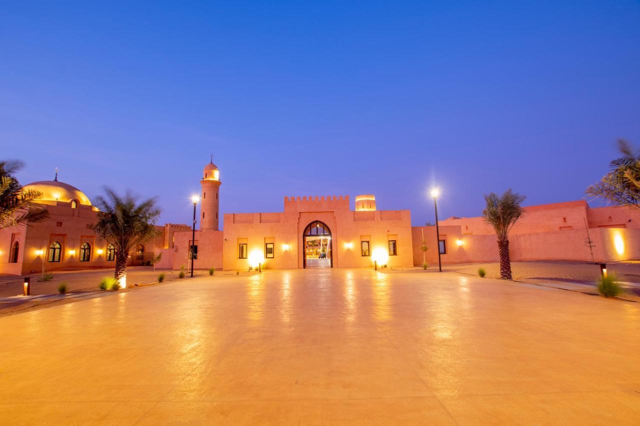 Al Badayer Retreat By Sharjah Collection Hotel Margham Exterior foto The main entrance of the hotel